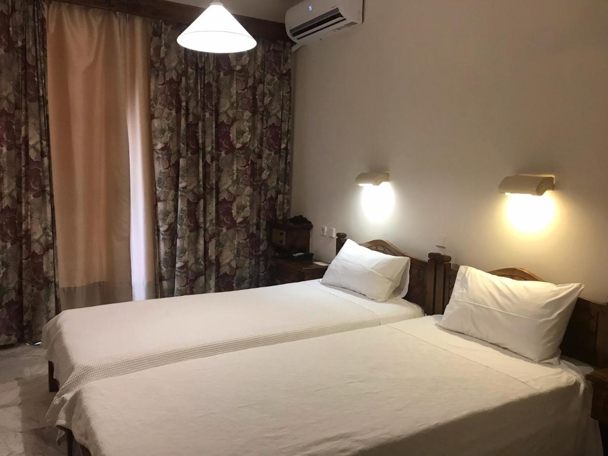 Batis Hotel Livanátai Eksteriør billede