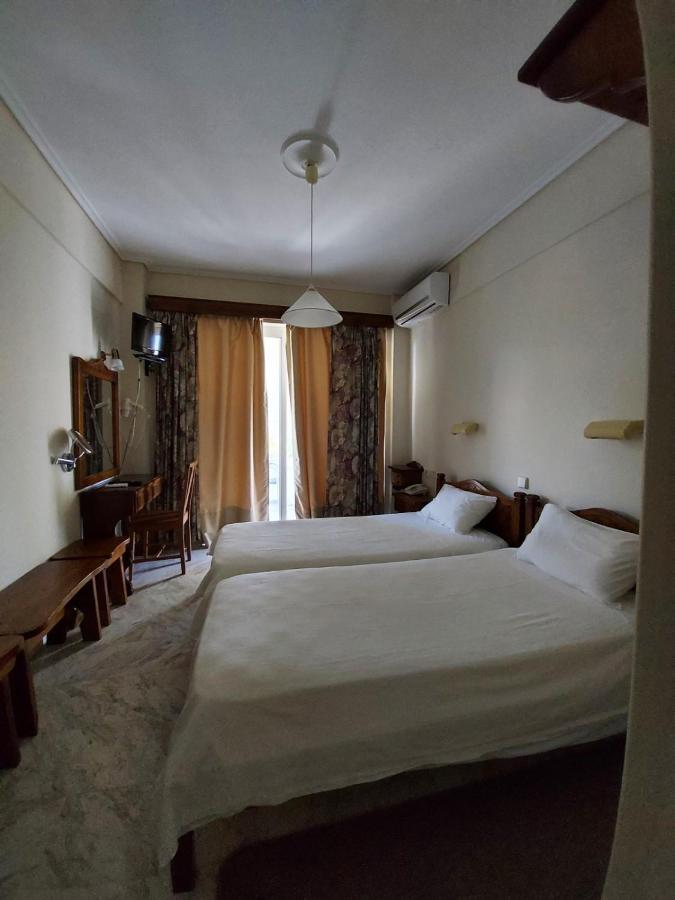 Batis Hotel Livanátai Eksteriør billede