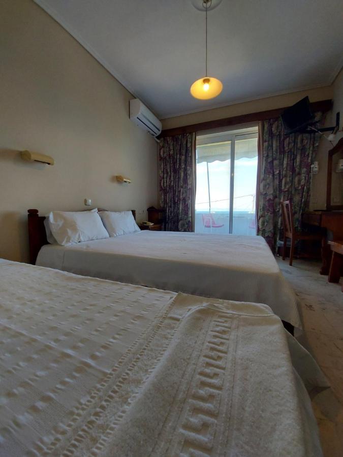Batis Hotel Livanátai Eksteriør billede