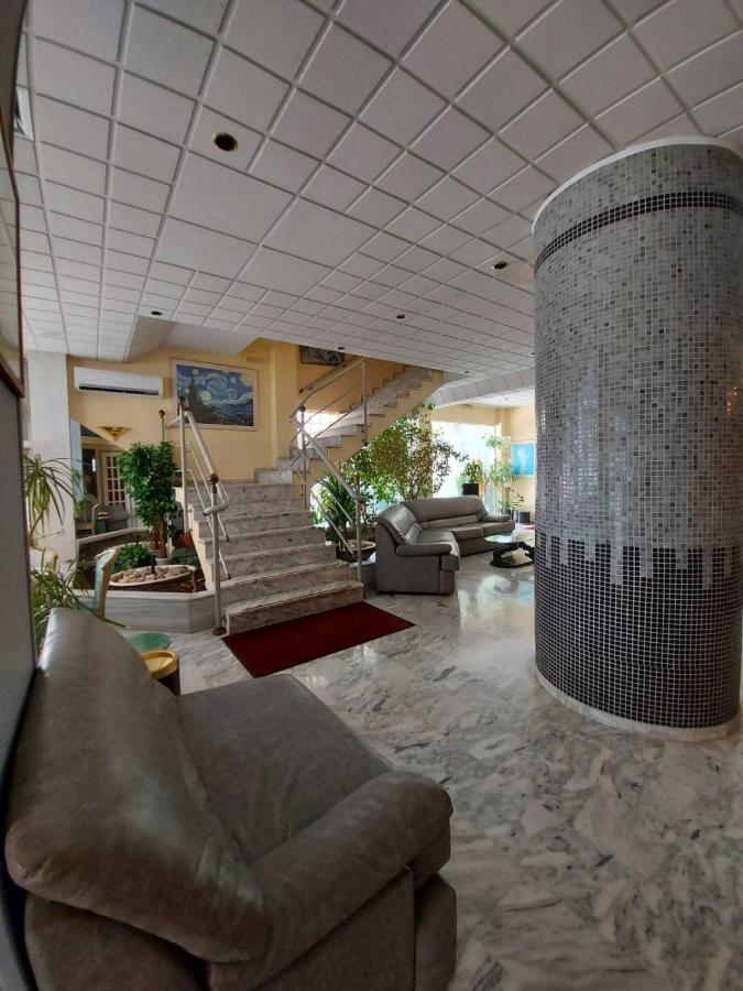 Batis Hotel Livanátai Eksteriør billede