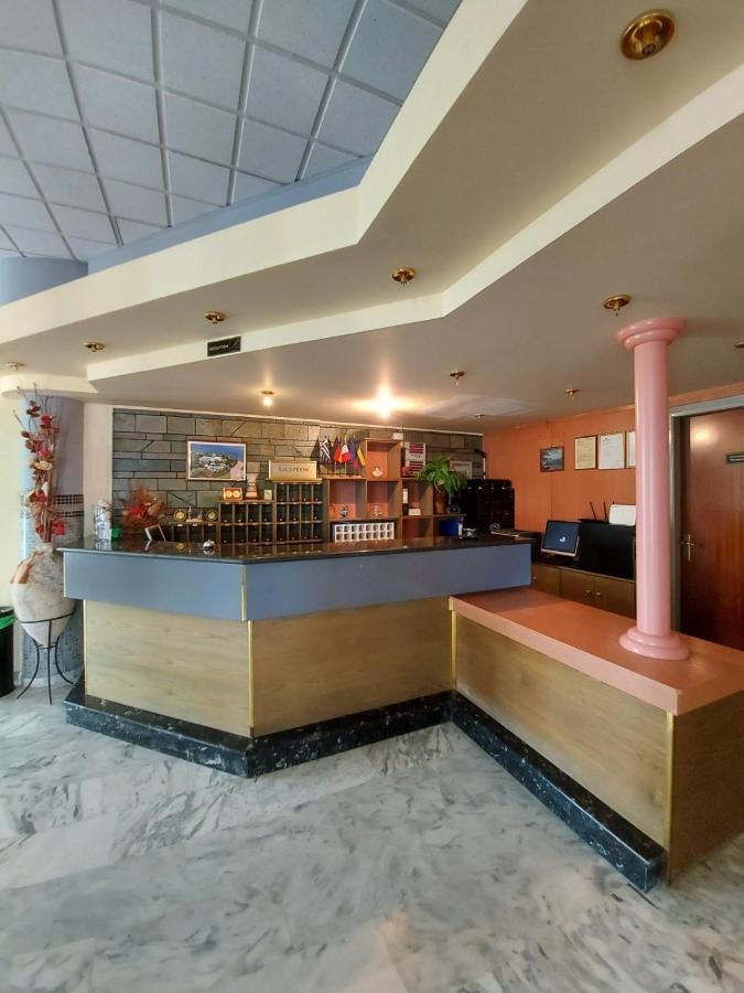 Batis Hotel Livanátai Eksteriør billede