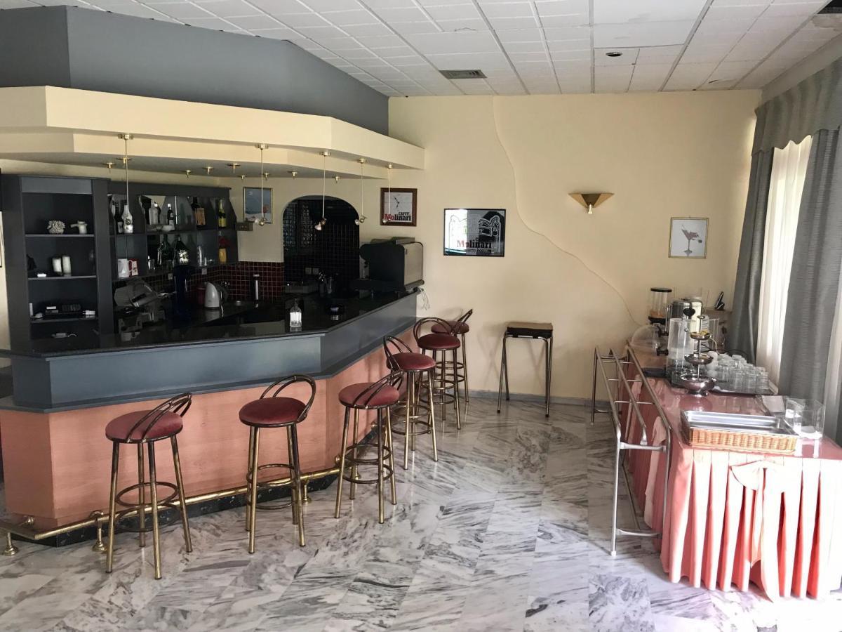 Batis Hotel Livanátai Eksteriør billede