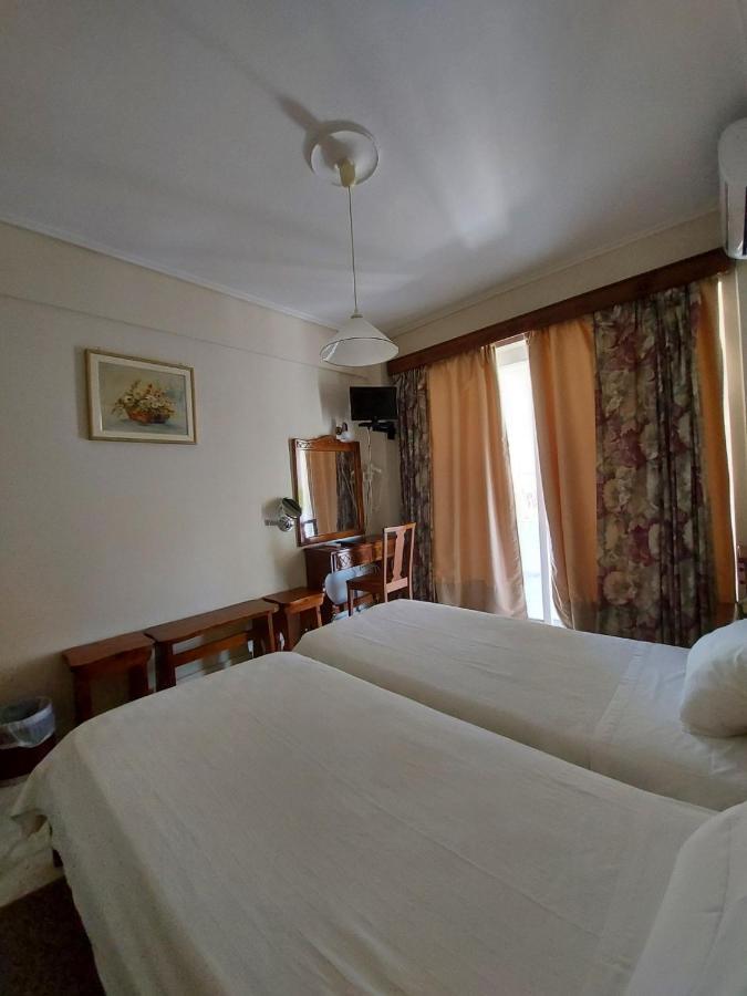 Batis Hotel Livanátai Eksteriør billede